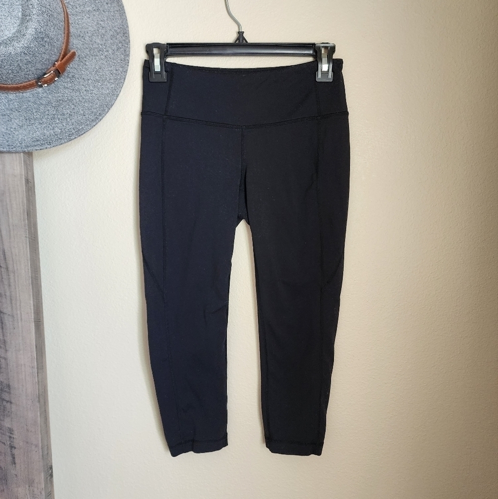 Athleta black capri leggings size S